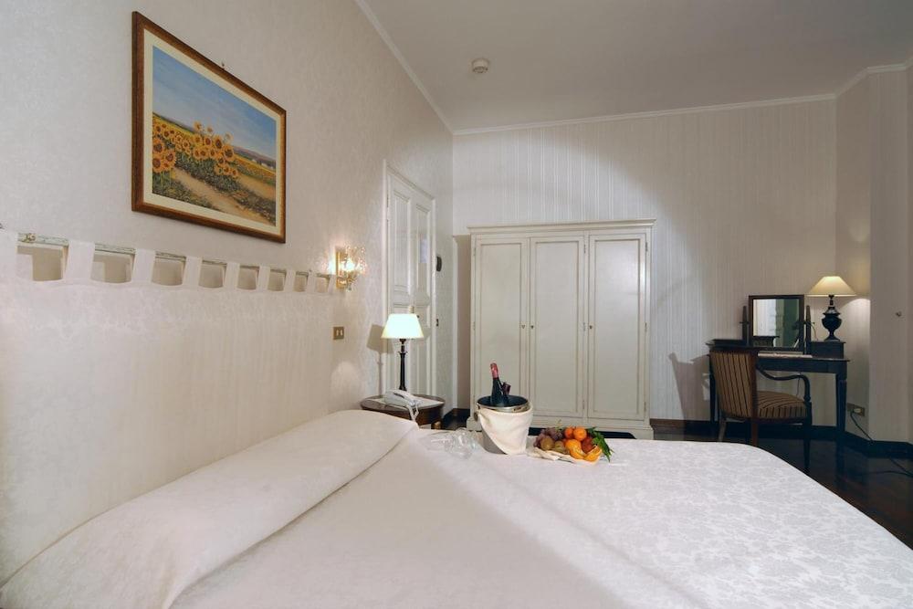 Hotel Villa Aricia Ariccia Exterior photo